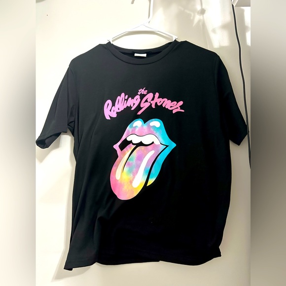 SHEIN Tops - SHEIN graphic tee